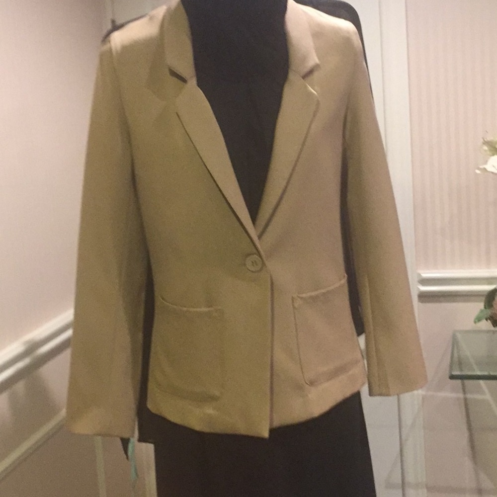 NWT Blazer light weight single breasted one button